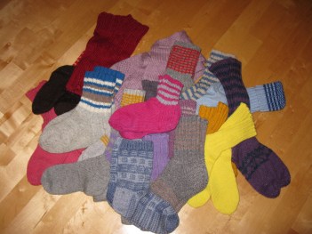 Woolen_socks_on_the_floor